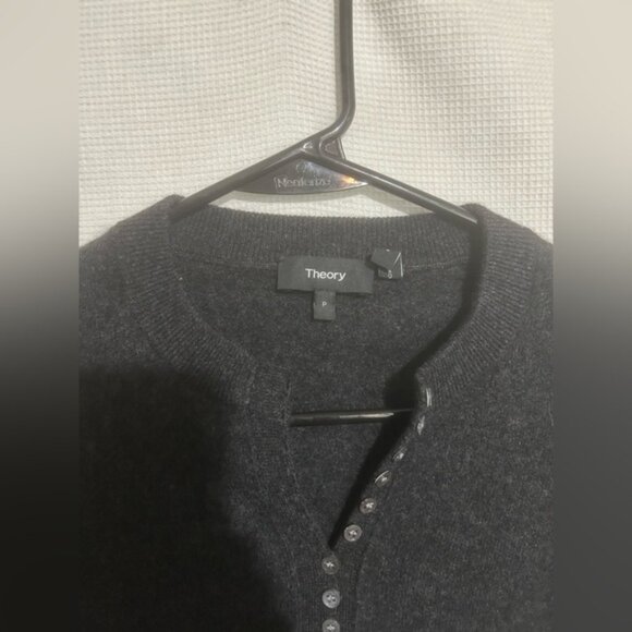 Theory 100% cashmere charcoal sweater - Picture 4 of 8